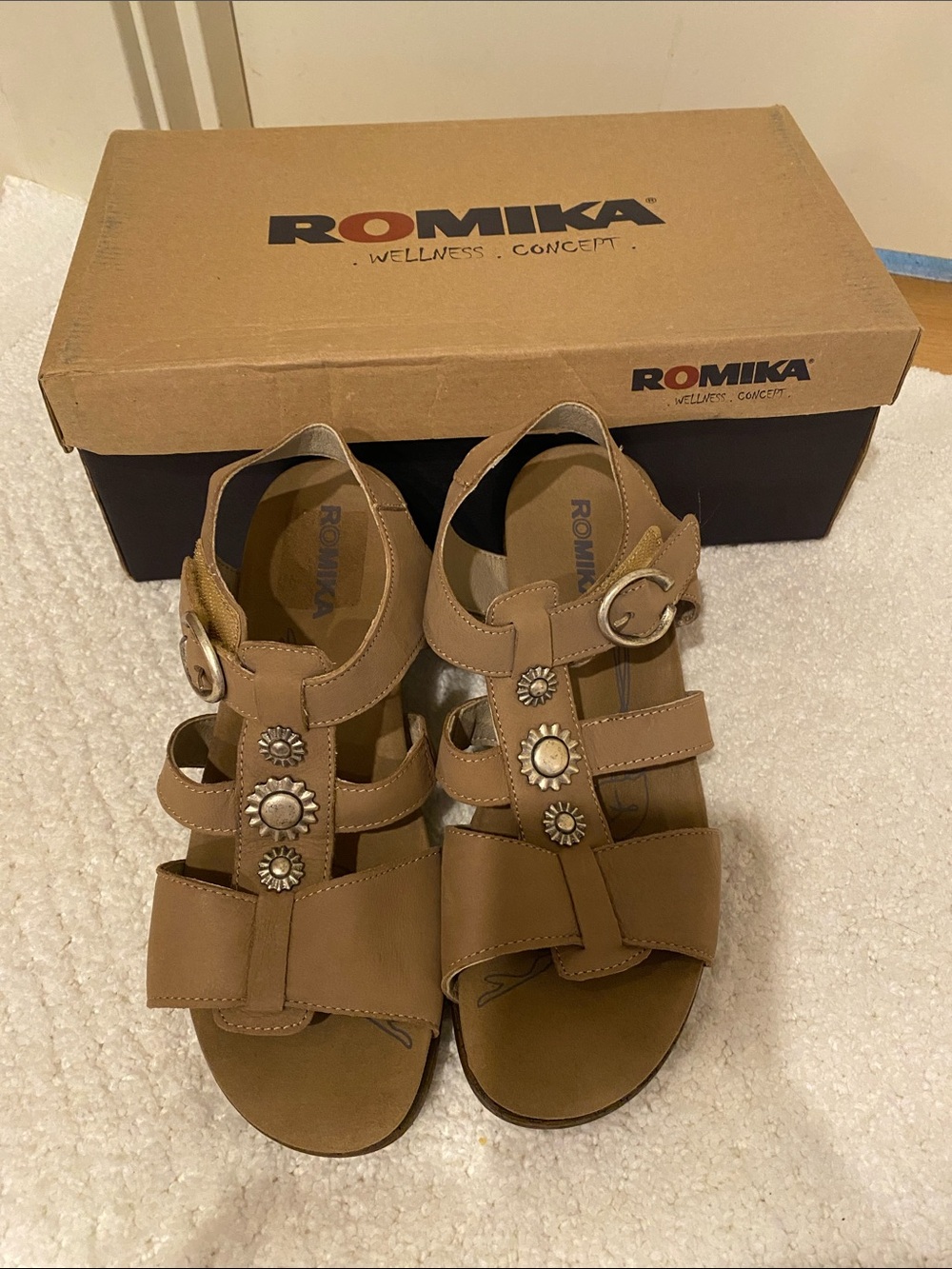 Romika Women’s Tan Leather Strappy Sandals with Floral Stud Accents